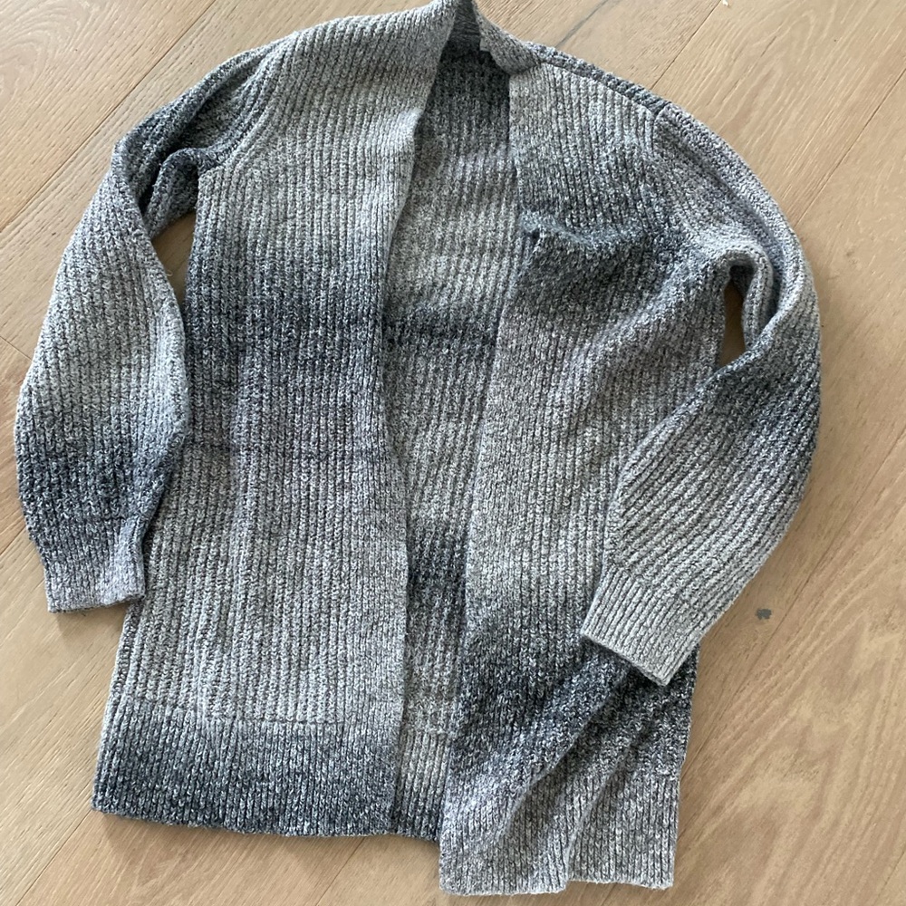 Gap cardigan sweater knit XS warm and cozy